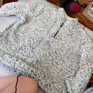 Fluffy pullover jacket size xl